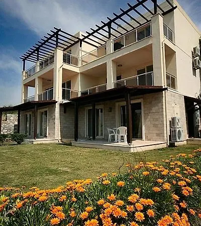 Royal Heights Residence
