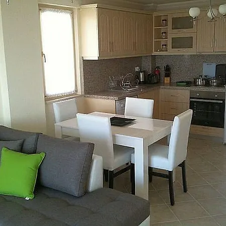Royal Heights Residence Apartmán *